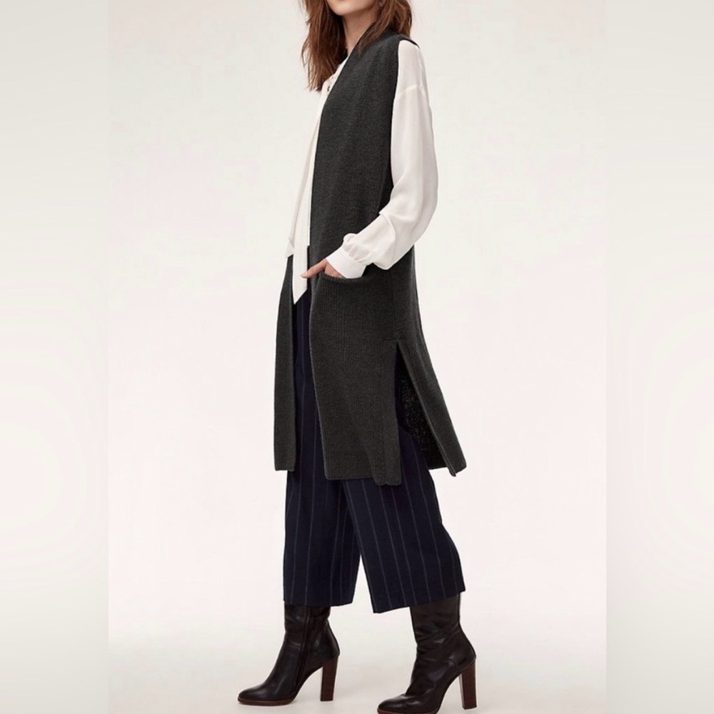 Aritzia Wilfred Olivie - 100% merino wool